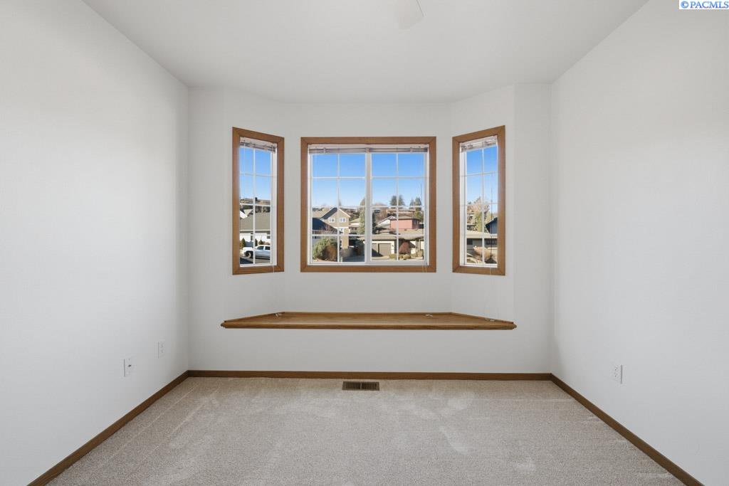 615 SE Alderwood Ct.