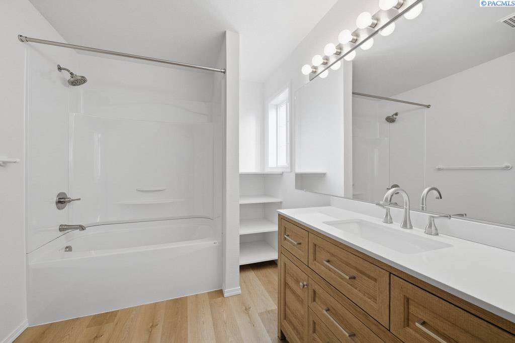 615 SE Alderwood Ct.