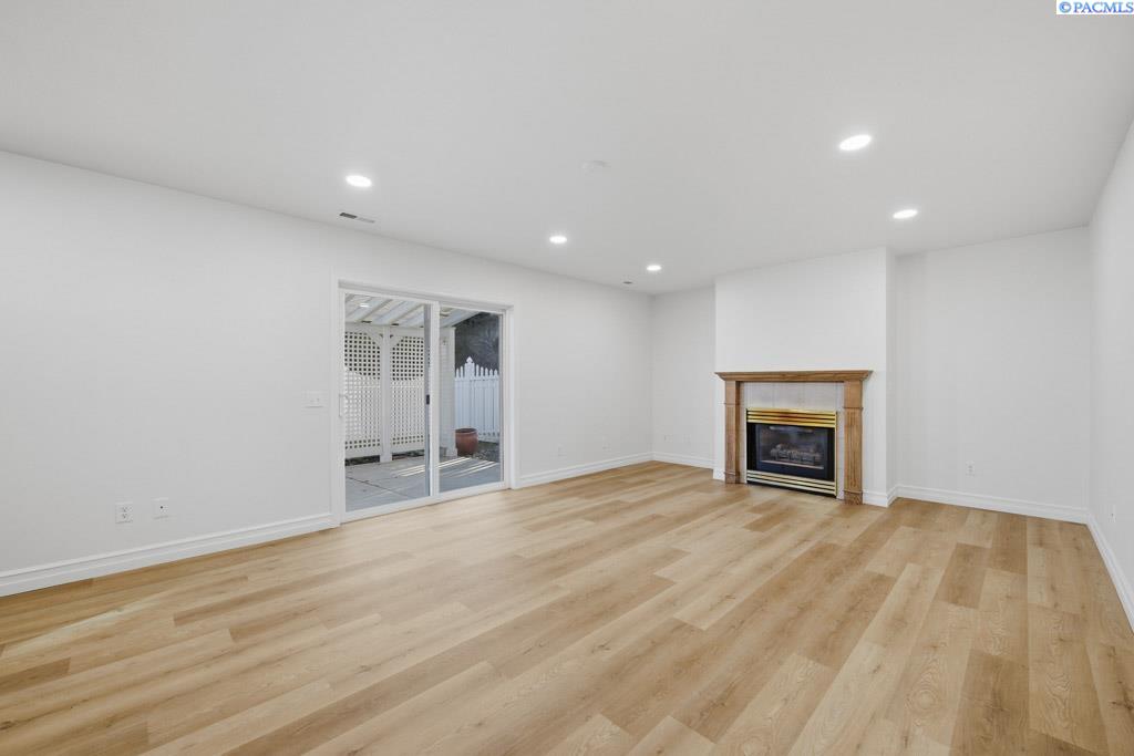 615 SE Alderwood Ct.