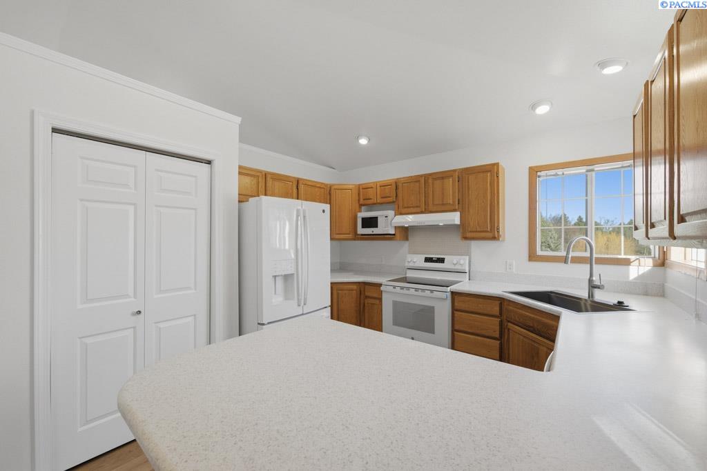 615 SE Alderwood Ct.