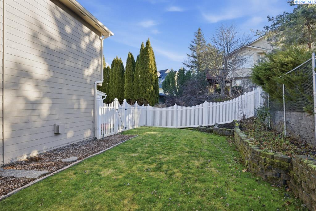 615 SE Alderwood Ct.