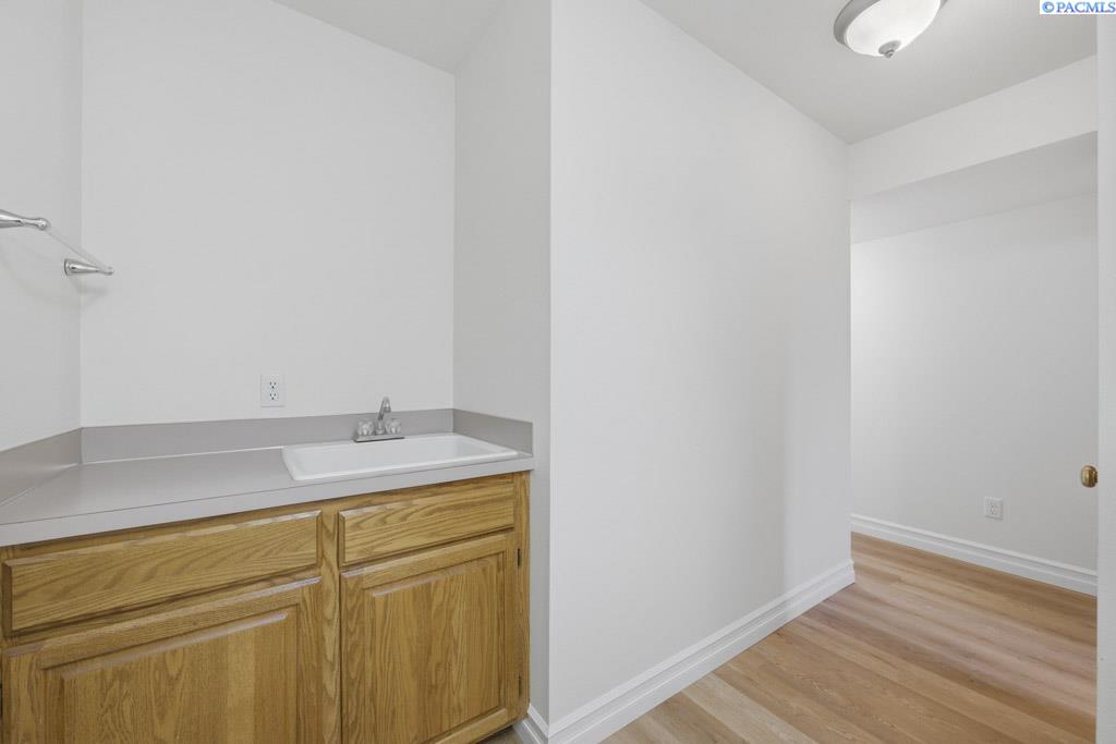 615 SE Alderwood Ct.