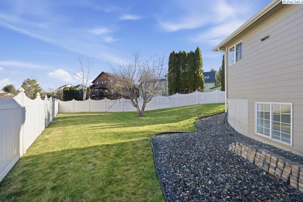 615 SE Alderwood Ct.