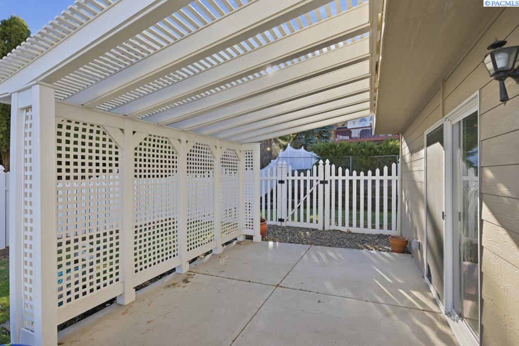 615 SE Alderwood Ct.