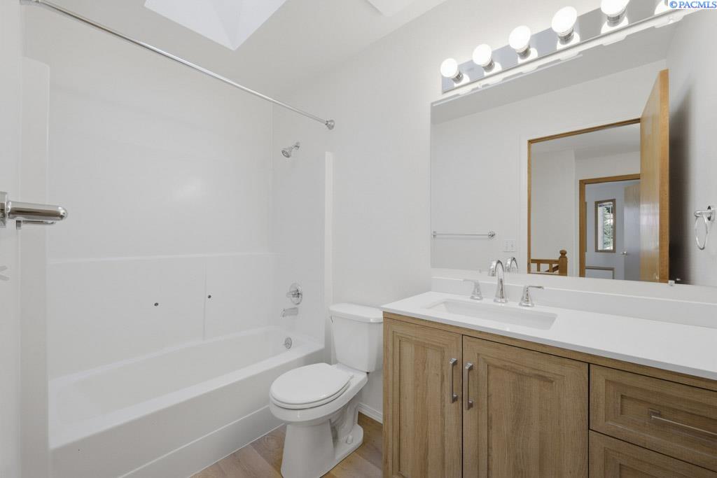 615 SE Alderwood Ct.