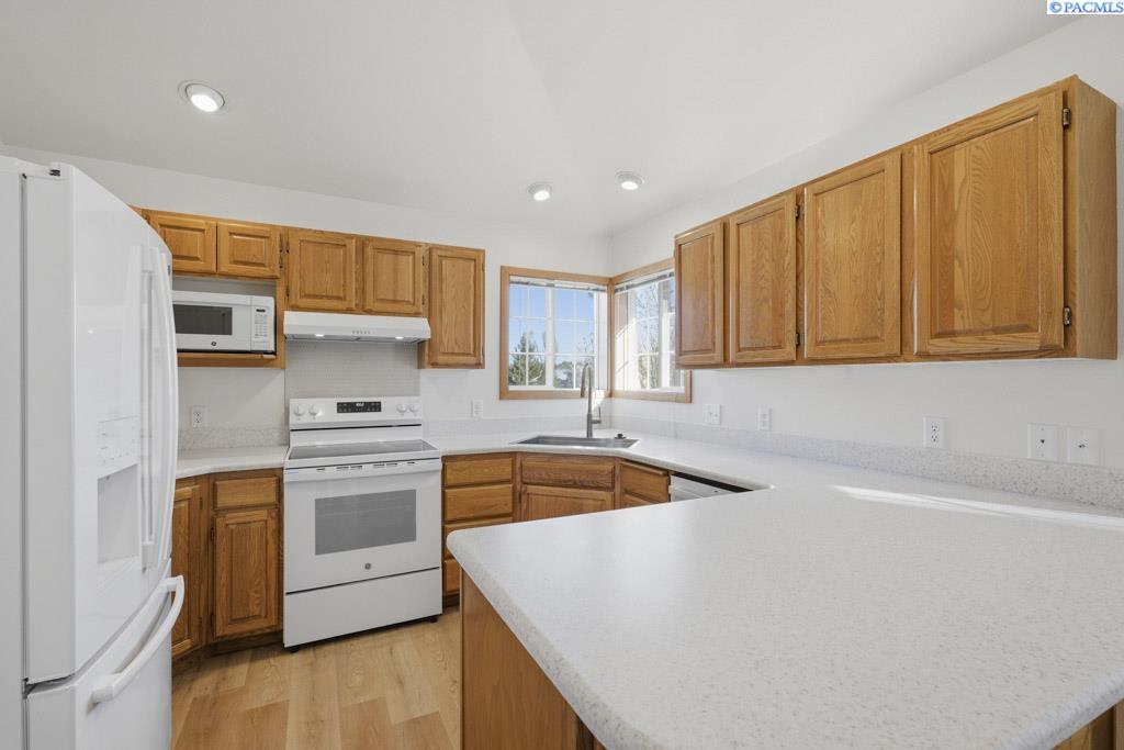 615 SE Alderwood Ct.