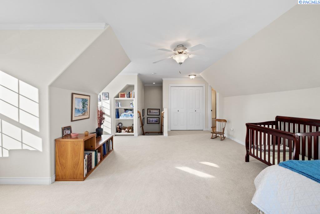 520 SW Sundance Ct.