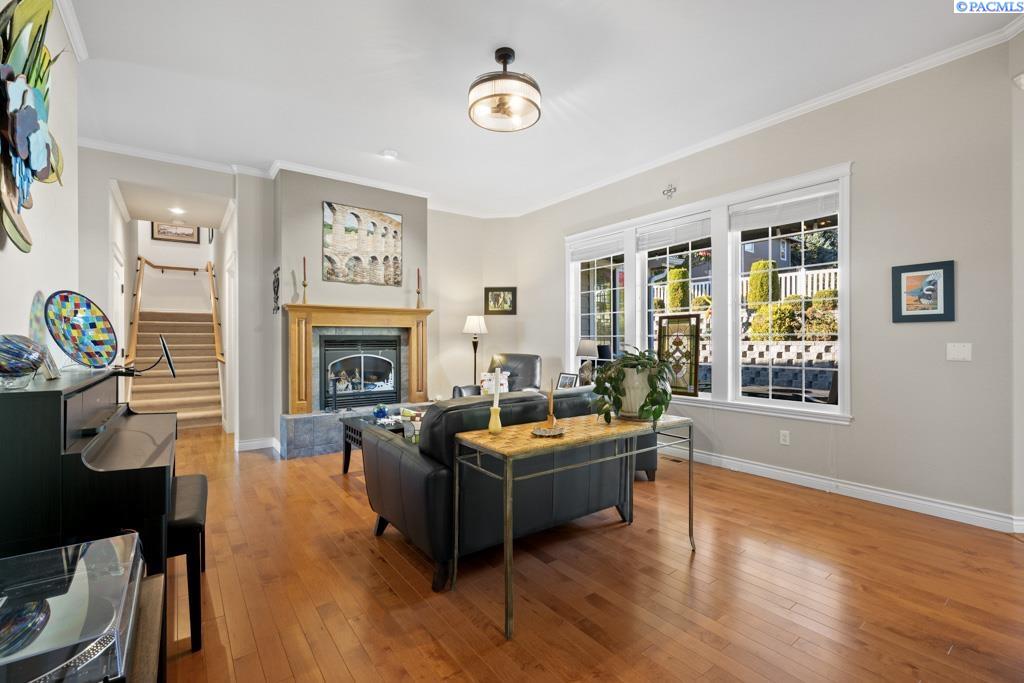 520 SW Sundance Ct.