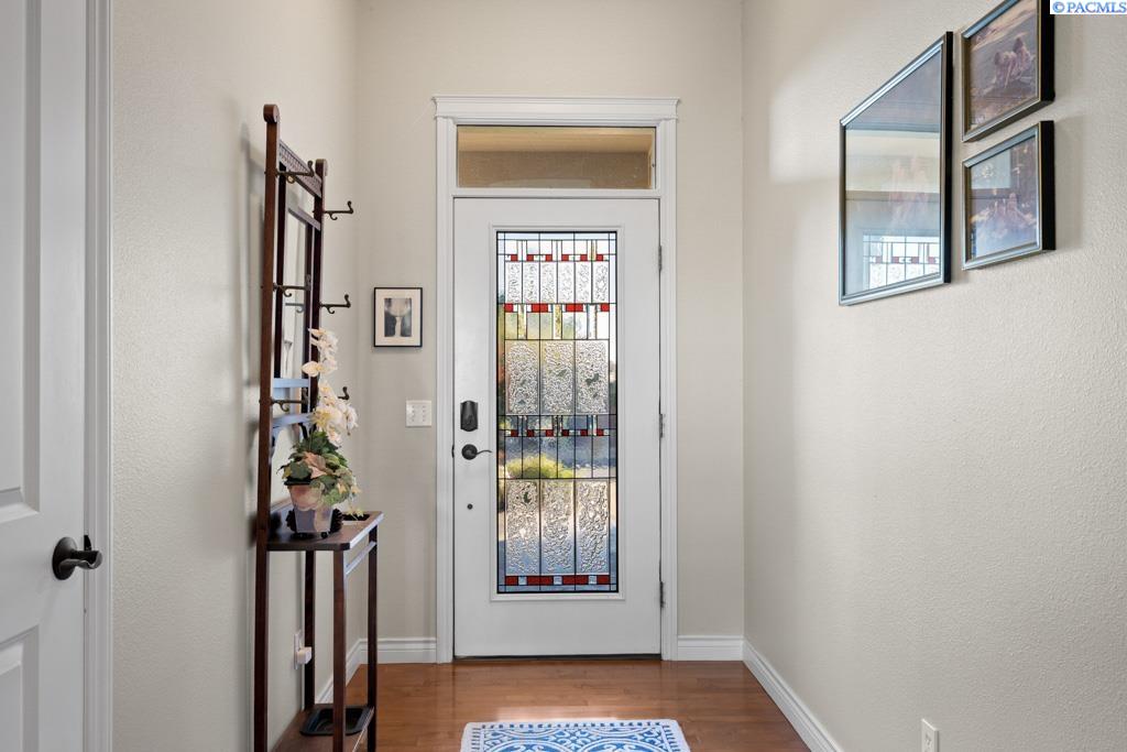 520 SW Sundance Ct.