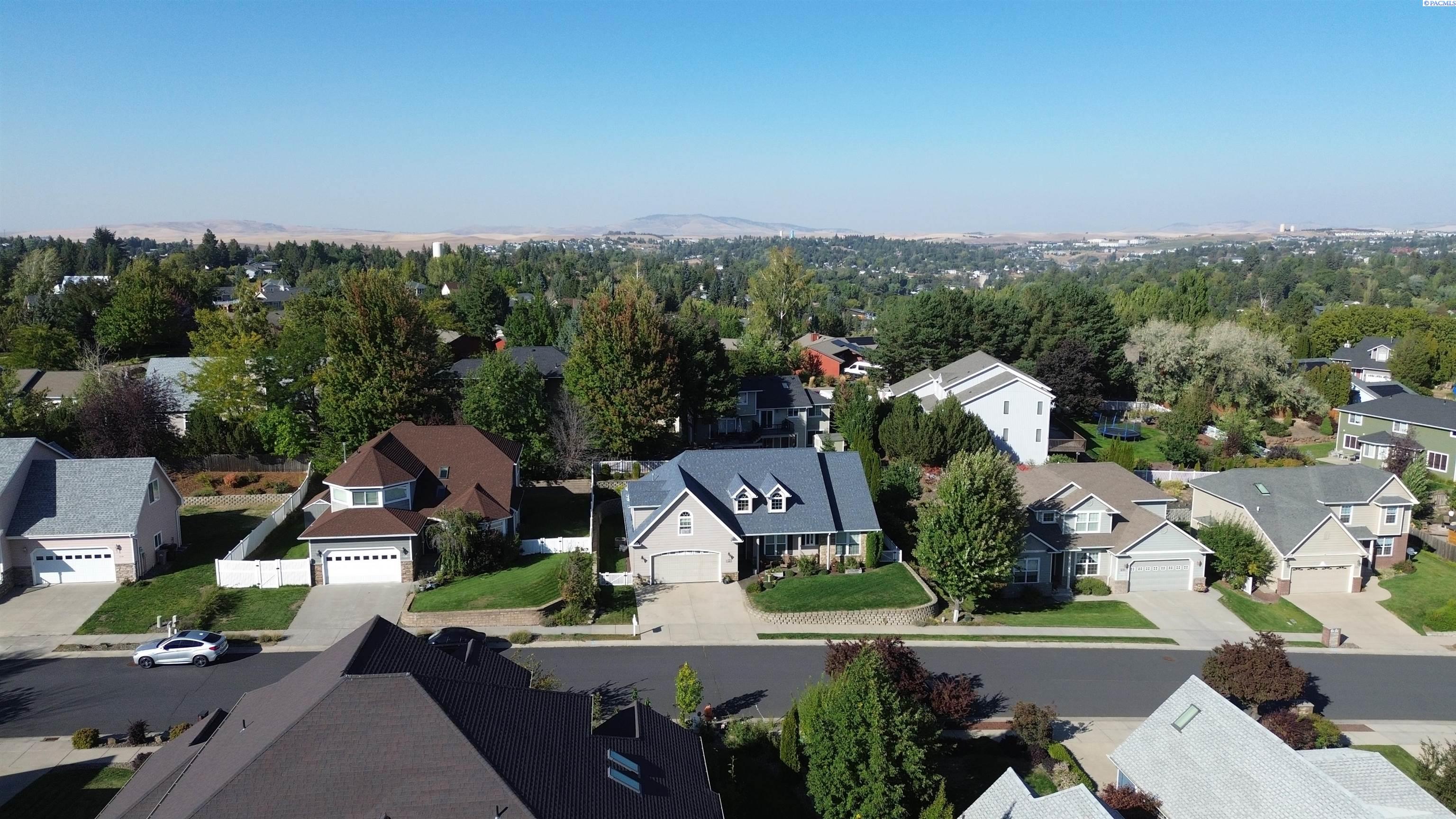 520 SW Sundance Ct.
