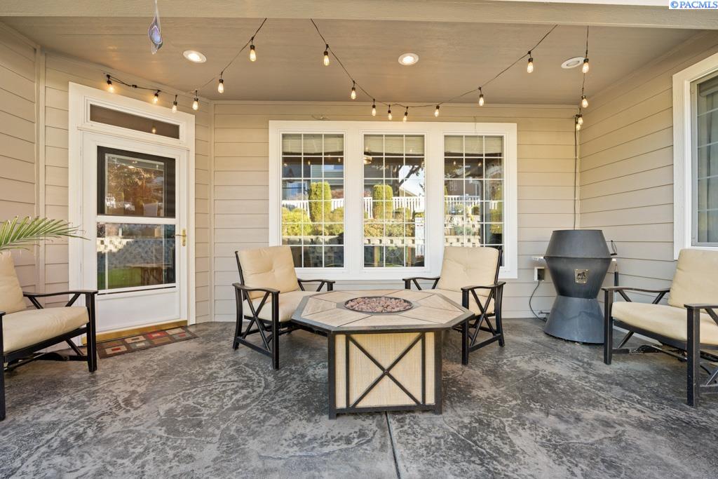 520 SW Sundance Ct.