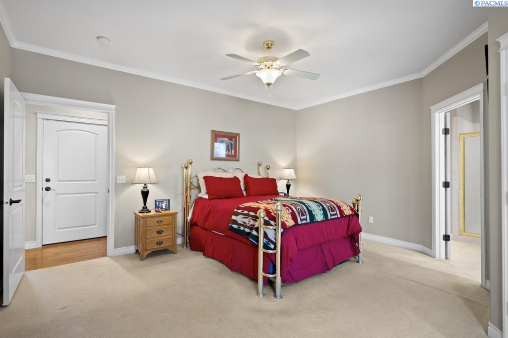 520 SW Sundance Ct.
