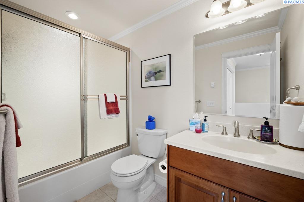 520 SW Sundance Ct.