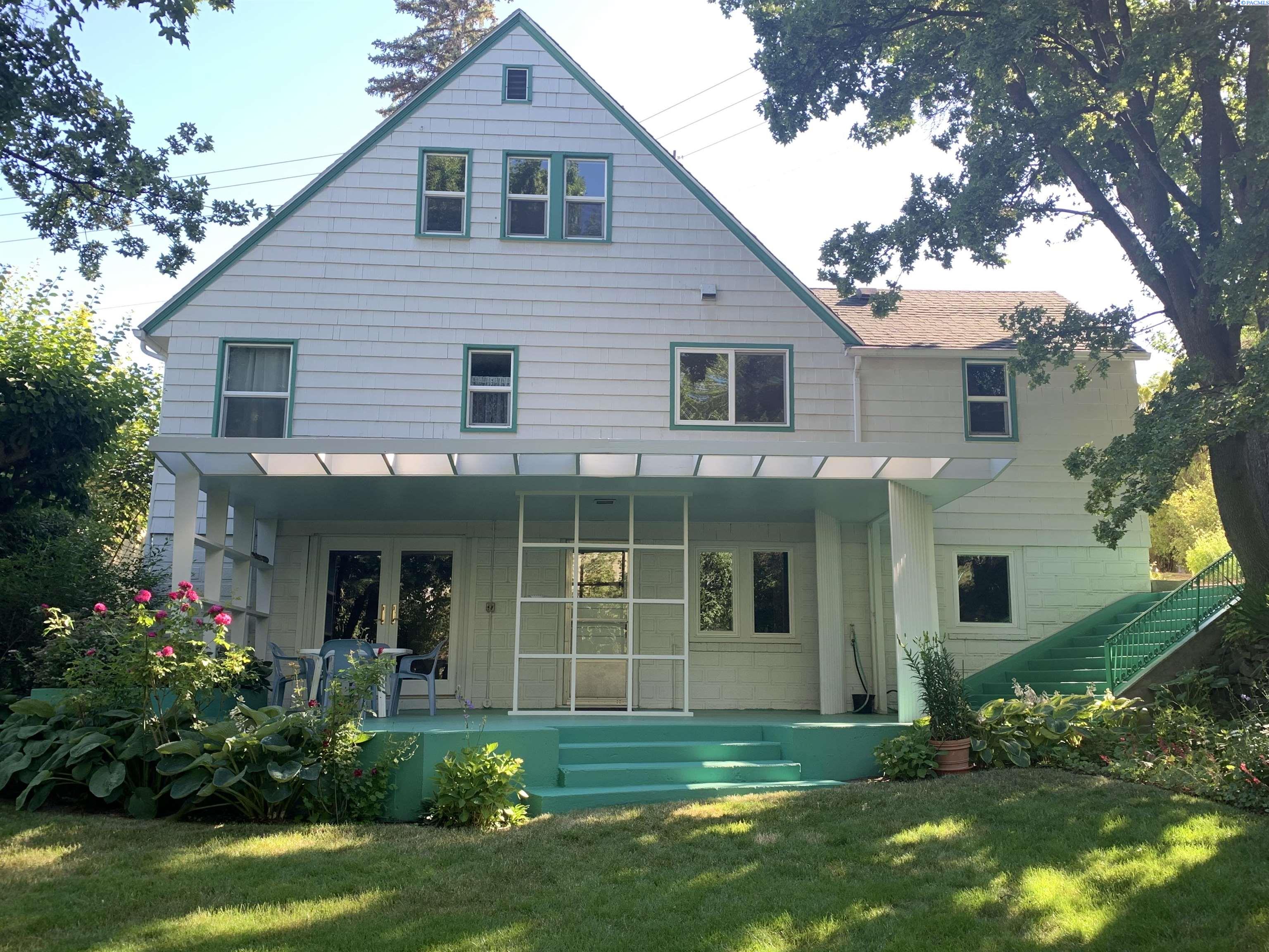 240 SW Blaine Street