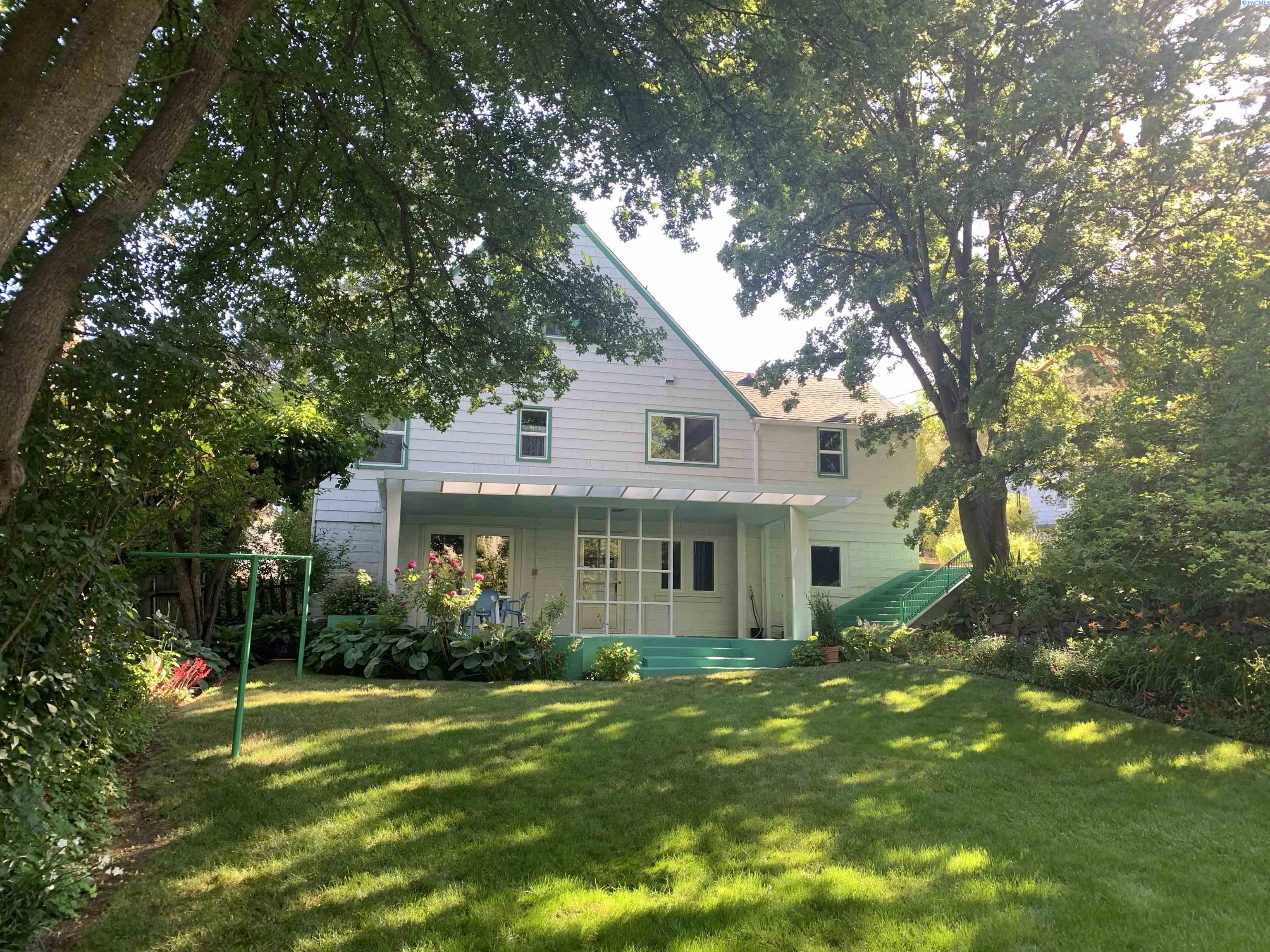 240 SW Blaine Street