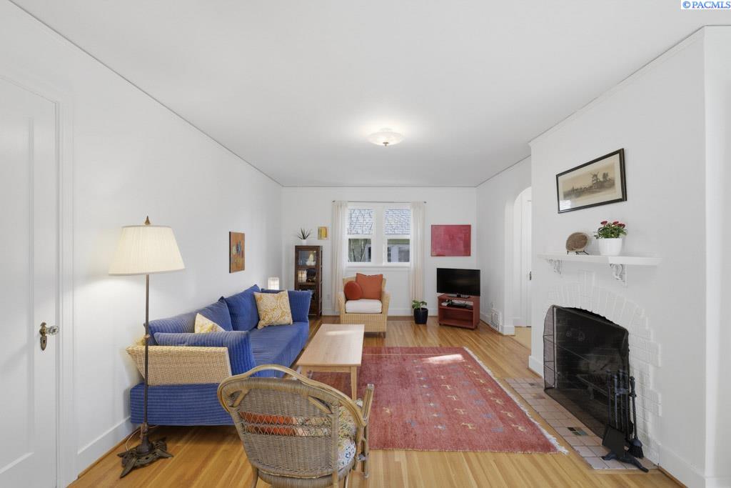 240 SW Blaine Street