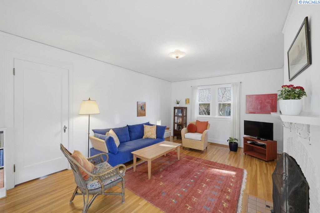 240 SW Blaine Street