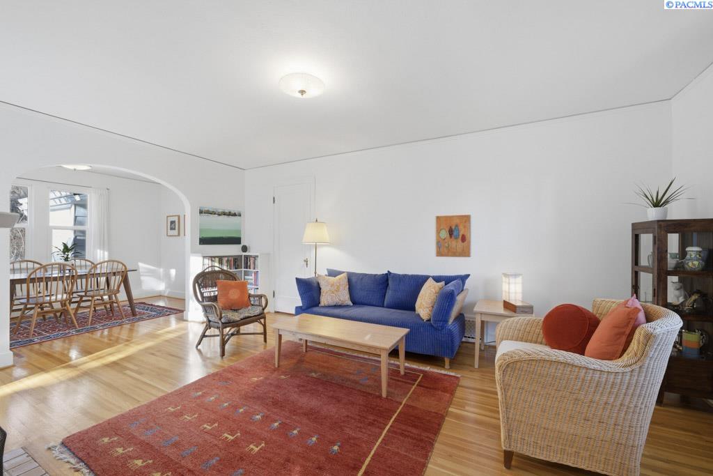 240 SW Blaine Street