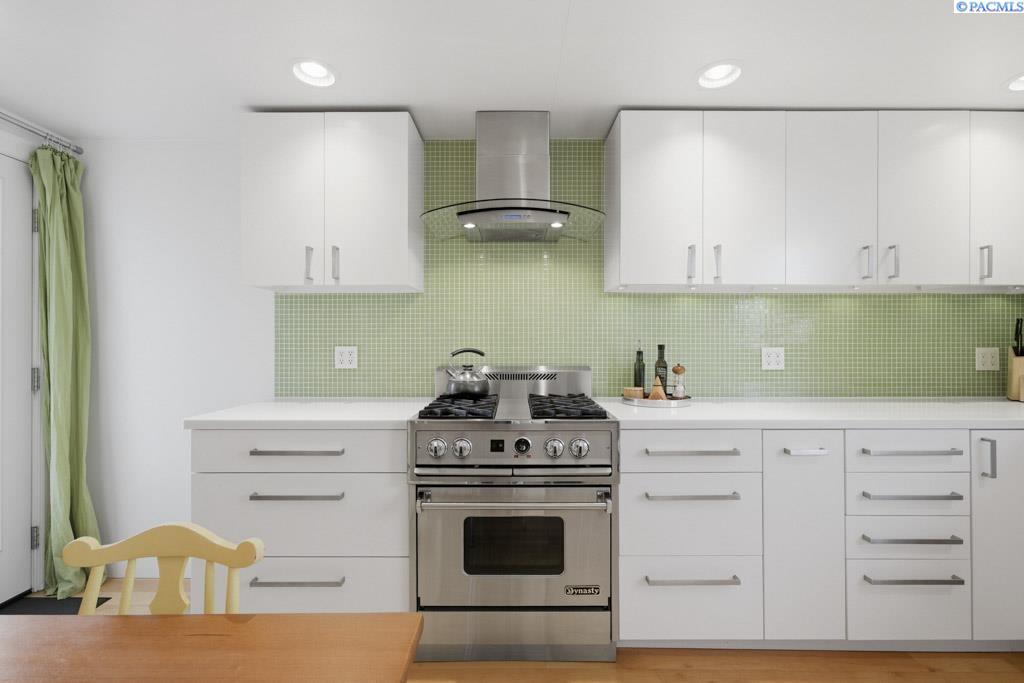 240 SW Blaine Street