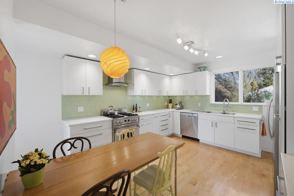 240 SW Blaine Street