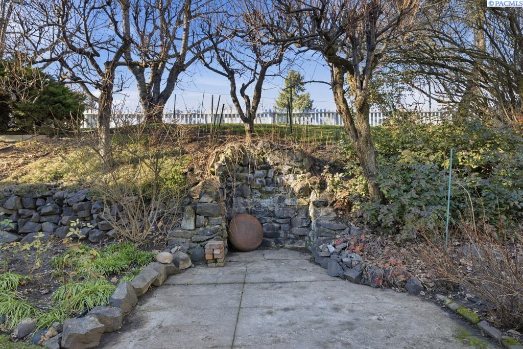 240 SW Blaine Street