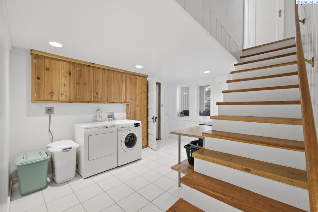 240 SW Blaine Street