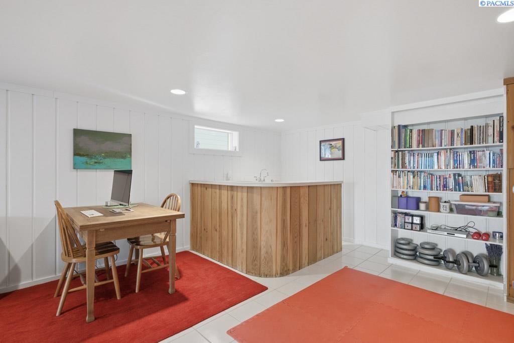 240 SW Blaine Street