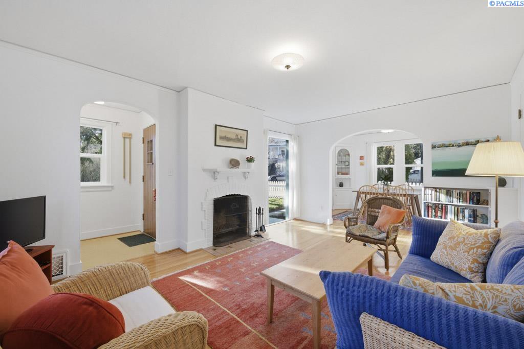 240 SW Blaine Street