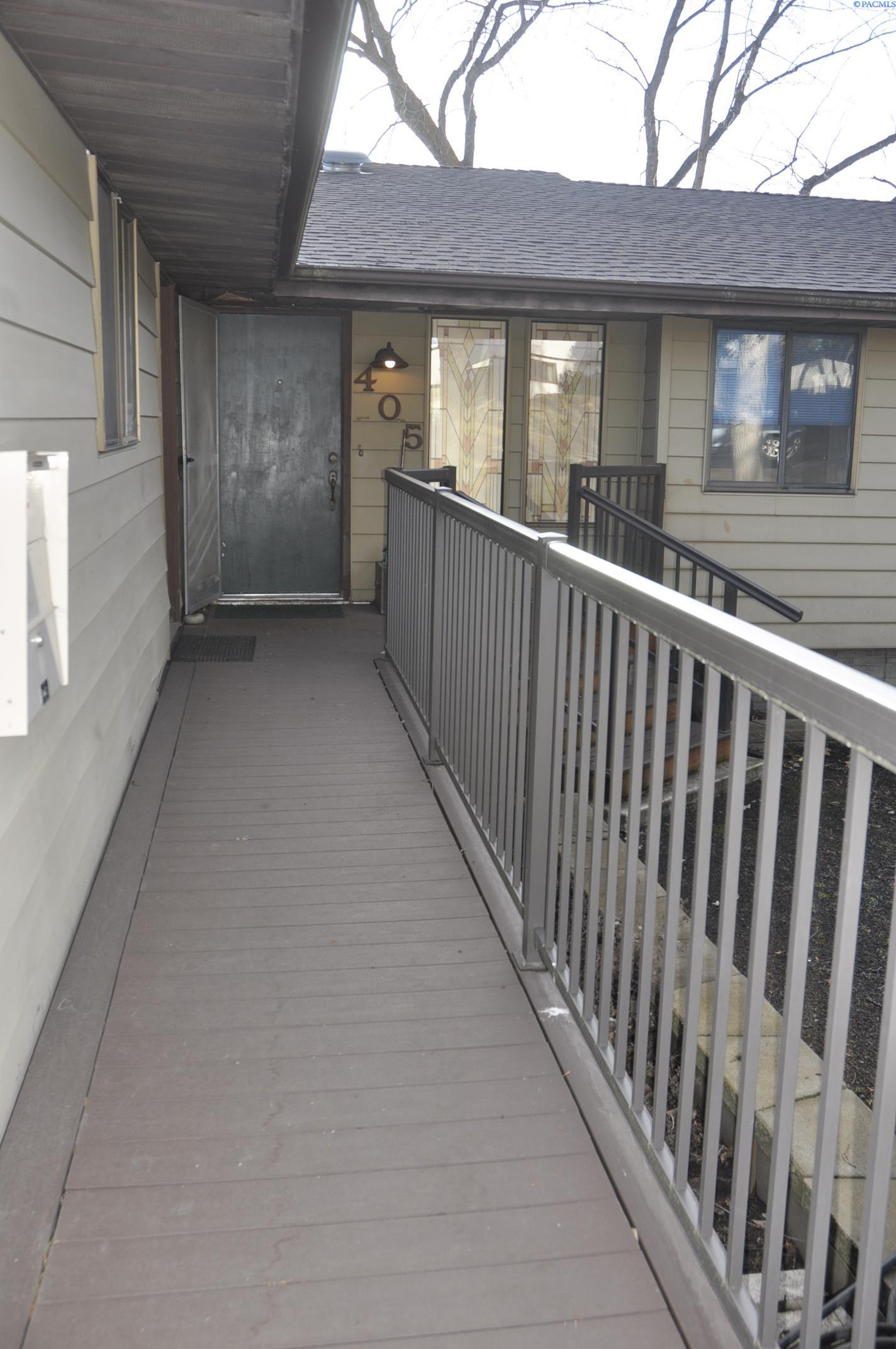 405 NW North Street