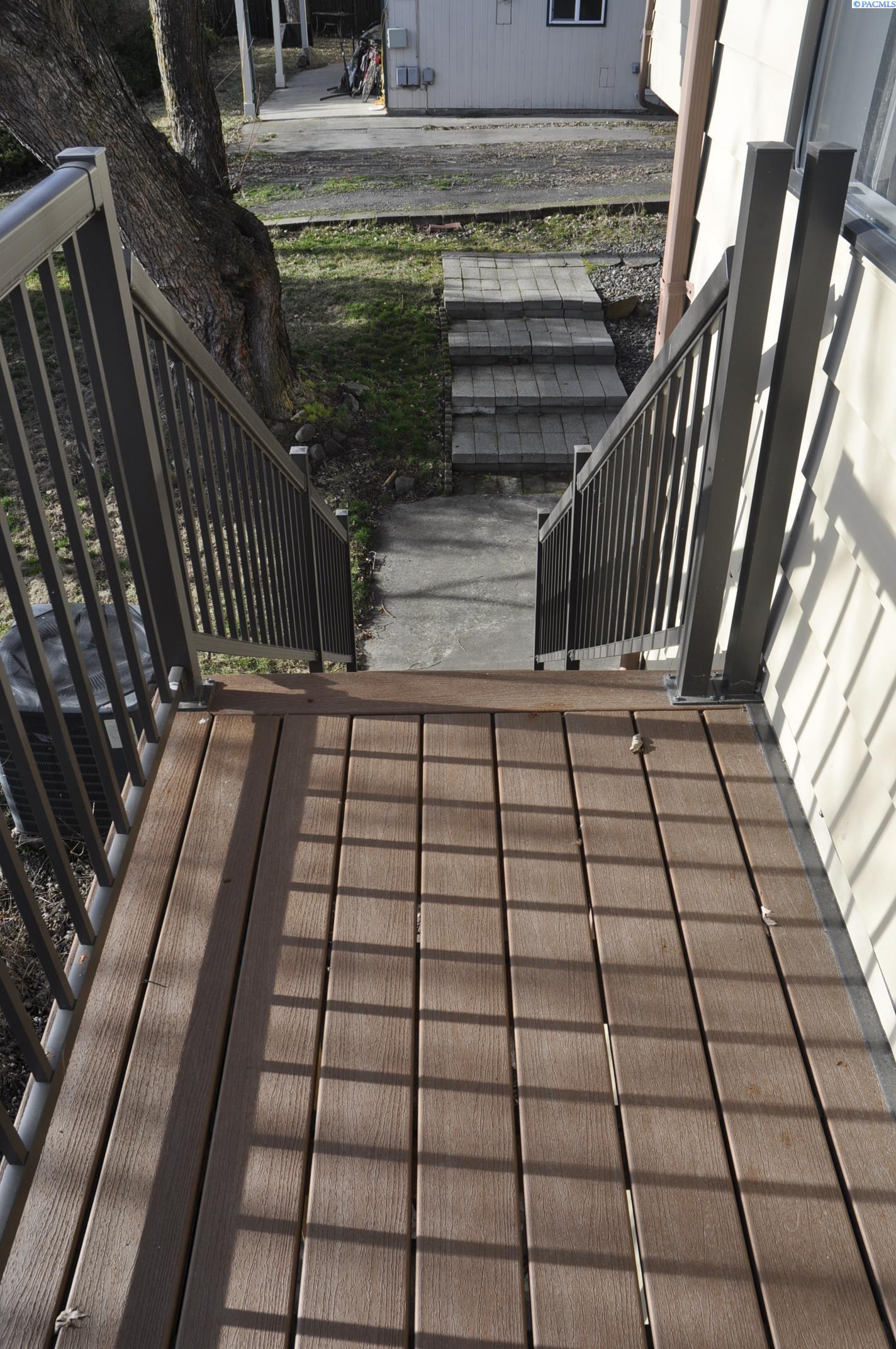 405 NW North Street