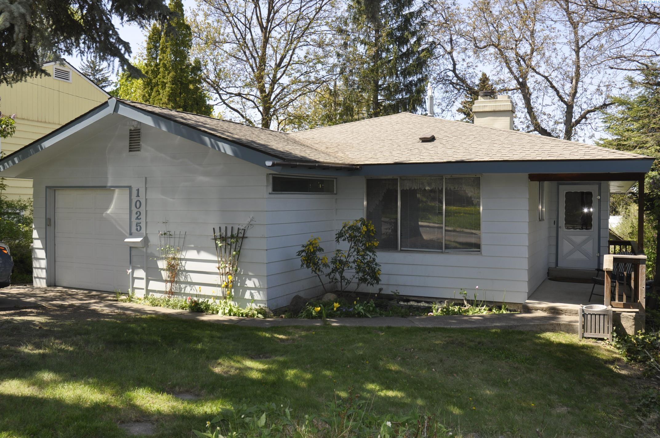 1025 NE Creston