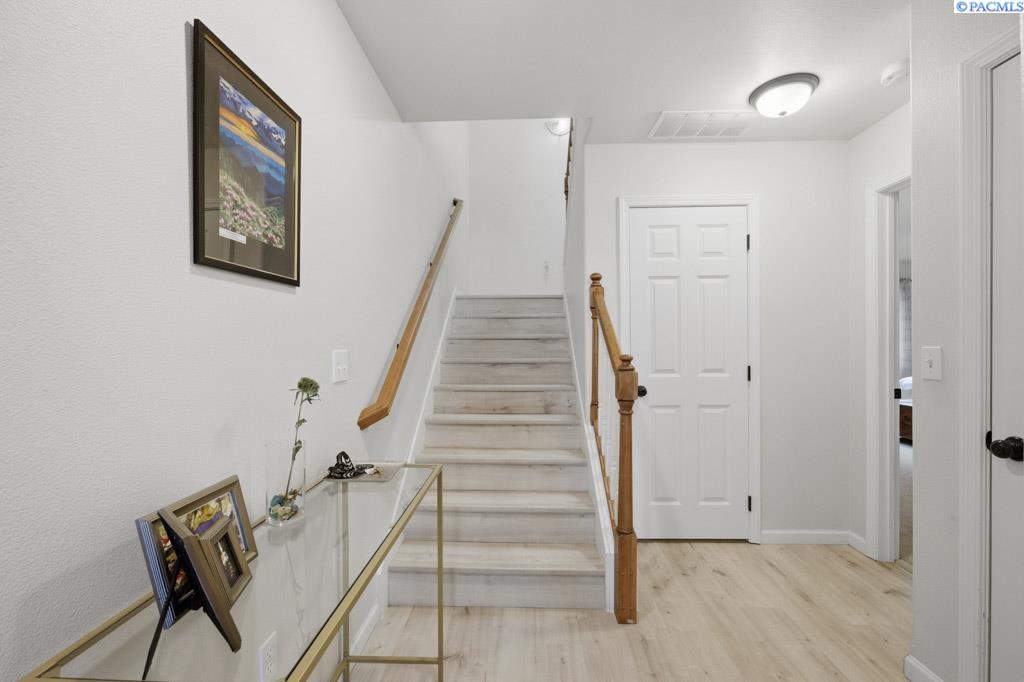 210 NW Terreview Drive, #E