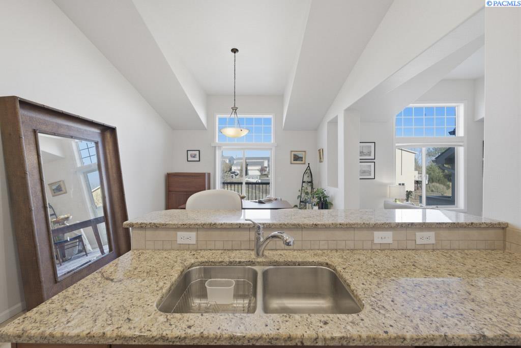 210 NW Terreview Drive, #E