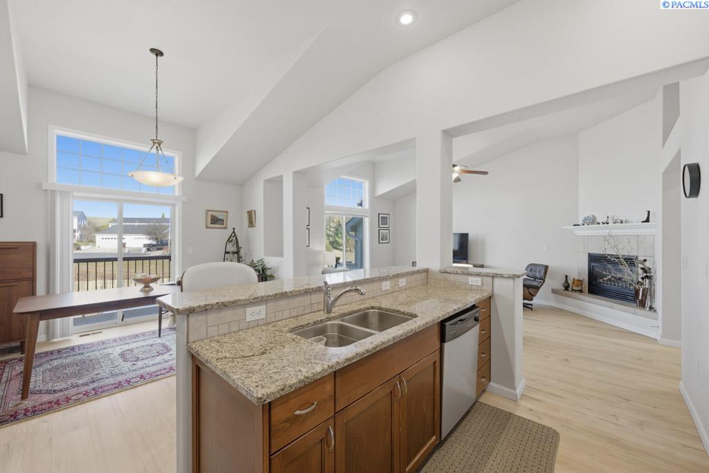 210 NW Terreview Drive, #E