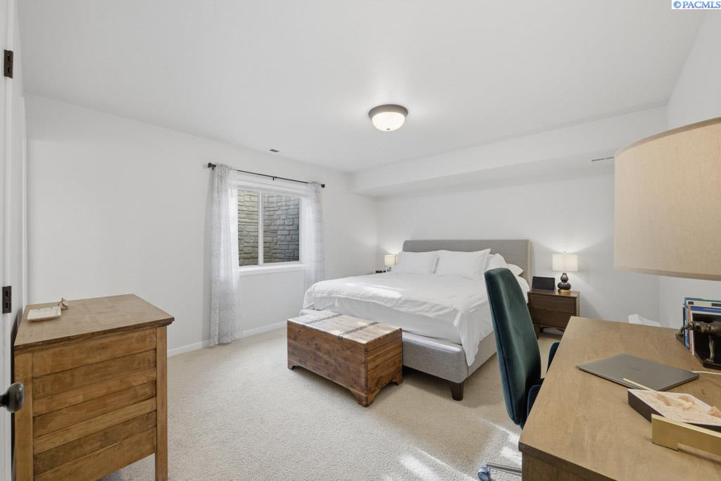 210 NW Terreview Drive, #E