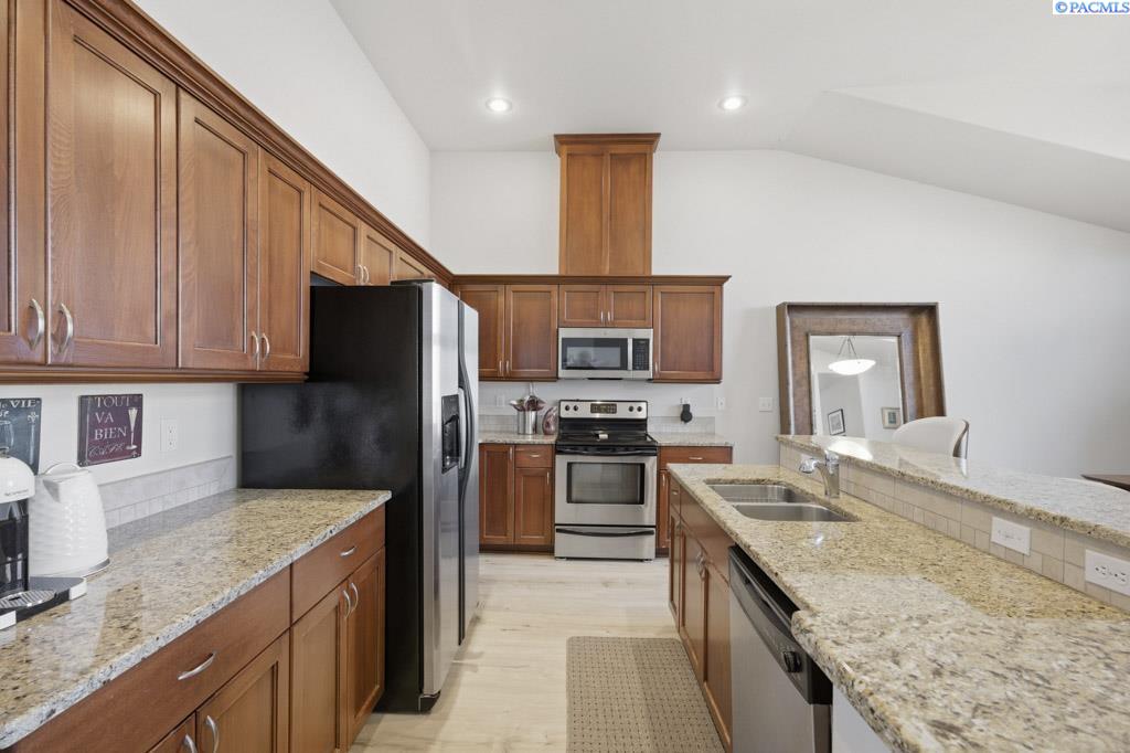 210 NW Terreview Drive, #E