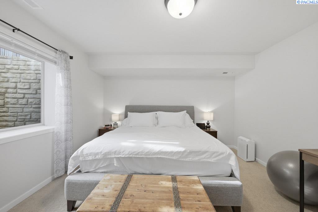 210 NW Terreview Drive, #E