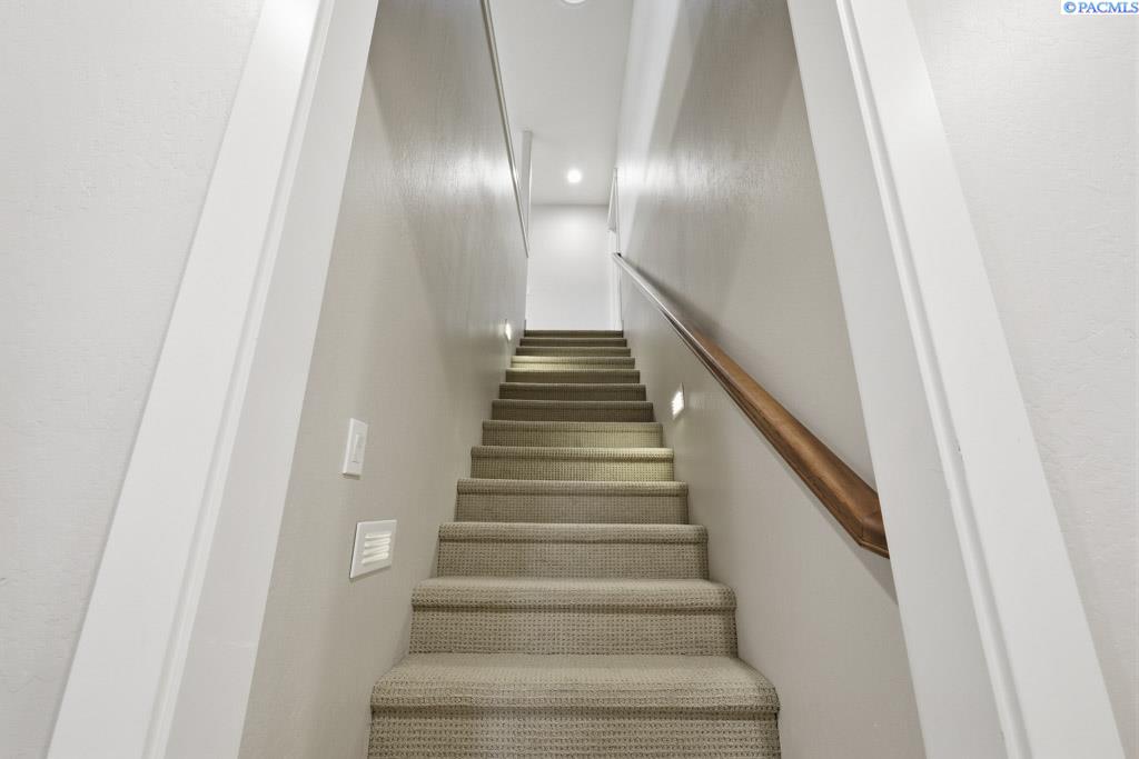 1735 SW Casey Ct