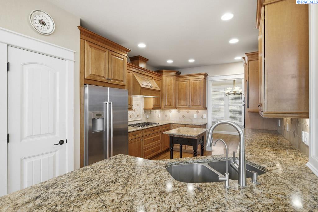 1735 SW Casey Ct