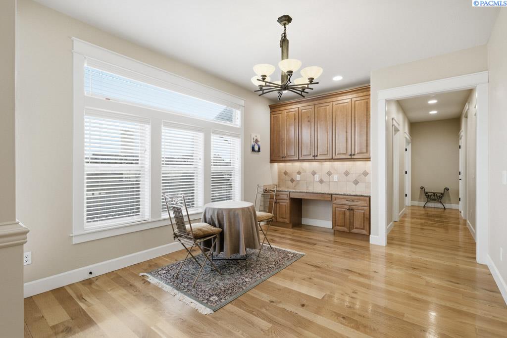 1735 SW Casey Ct