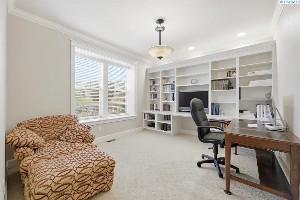 1735 SW Casey Ct
