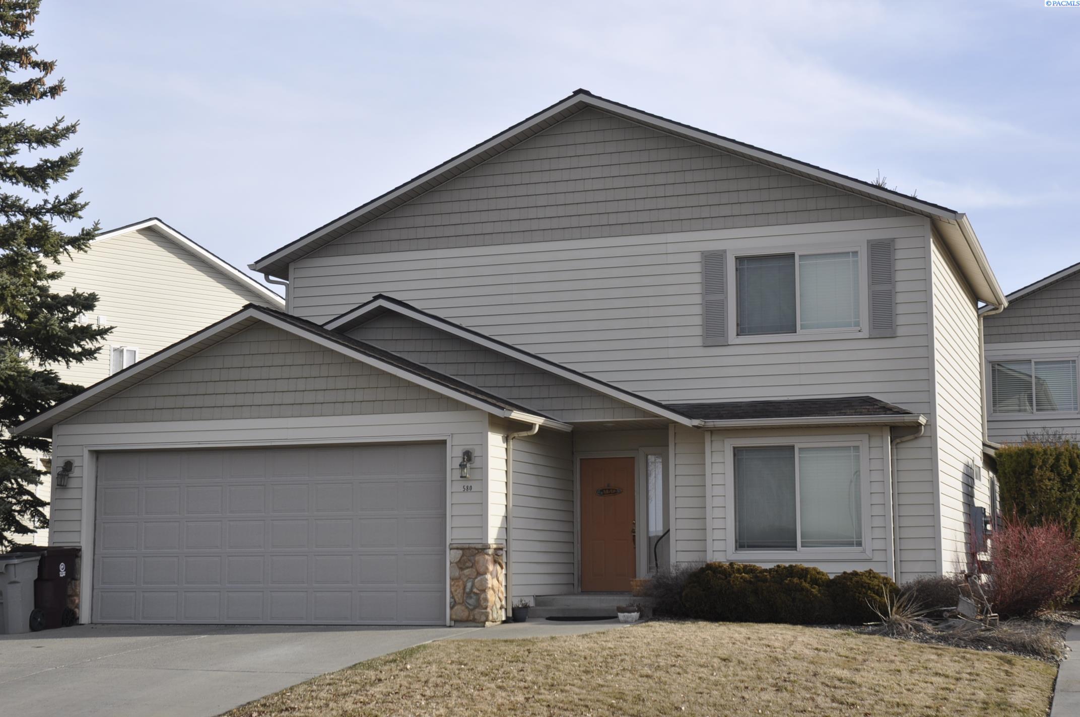 580-582 SE Shoemaker Pl