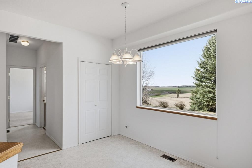 1225 SW Campus View Dr