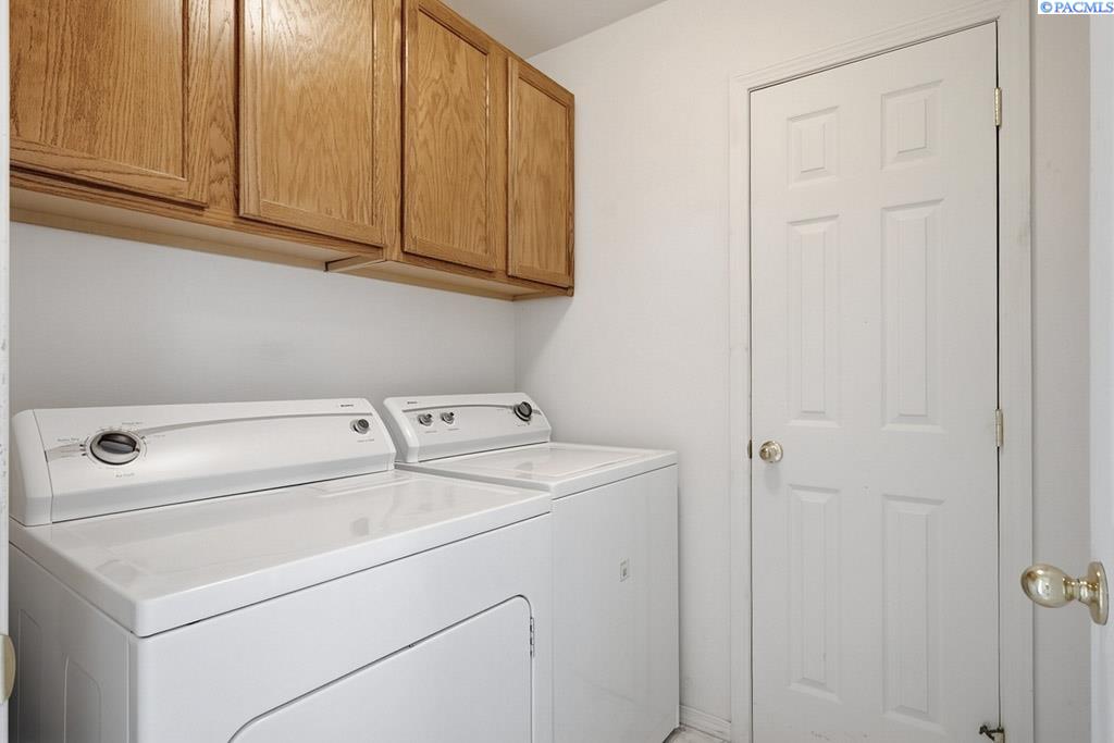 1225 SW Campus View Dr
