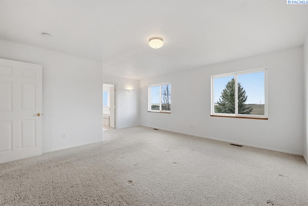 1225 SW Campus View Dr