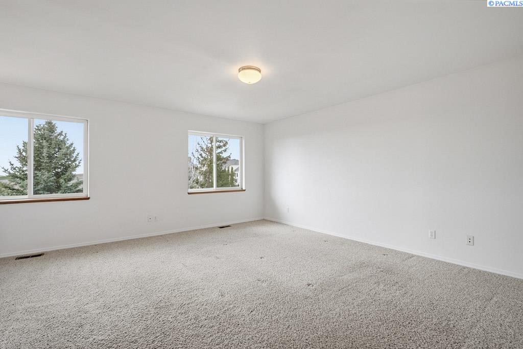 1225 SW Campus View Dr