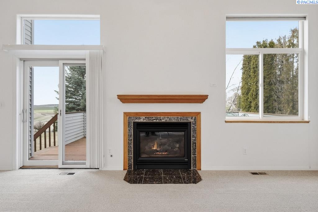 1225 SW Campus View Dr