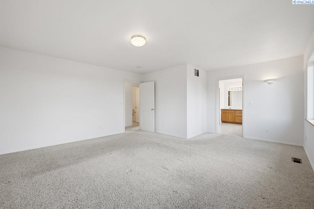 1225 SW Campus View Dr