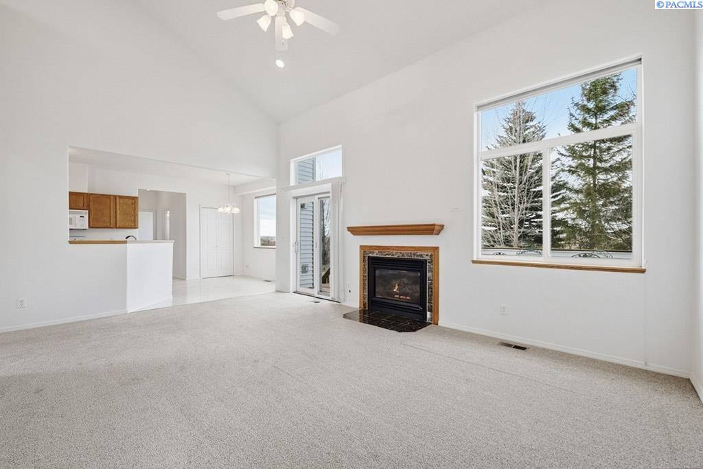 1225 SW Campus View Dr