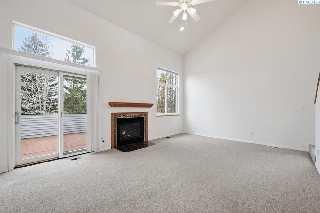 1225 SW Campus View Dr